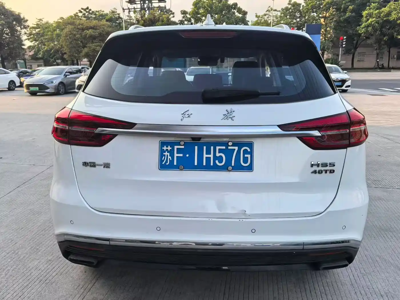 Hongqi HS5 2022 2.0T Smart Connect Flagship Leader Edition фото 5