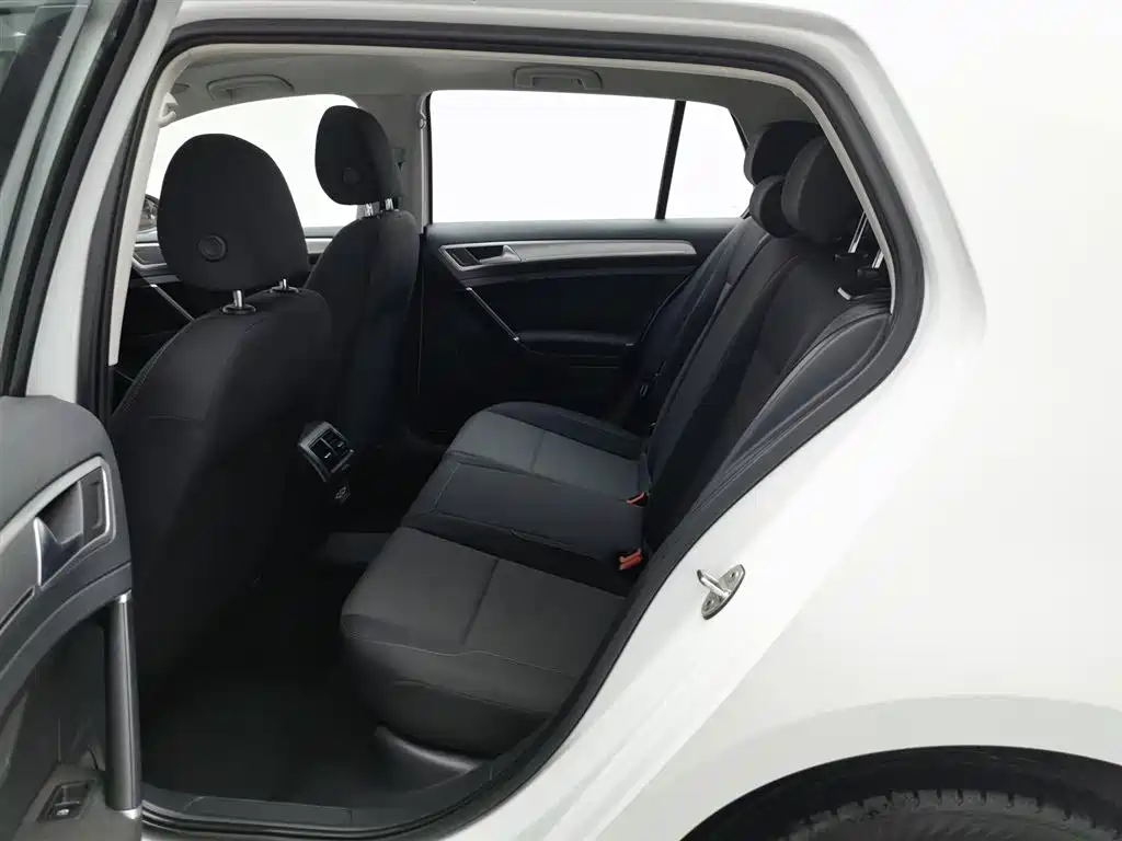 Volkswagen Golf 2020 200TSI DSG Comfort Progressive Edition фото 15