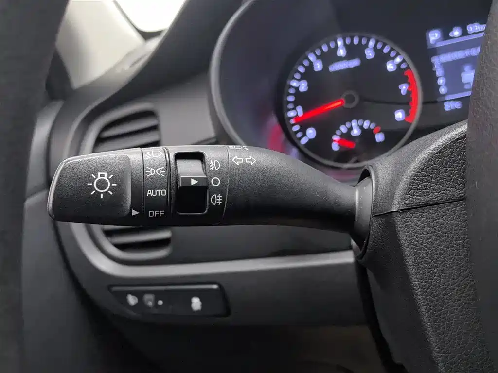 Kia KX CROSS 2017 1.4L AT GLS фото 21