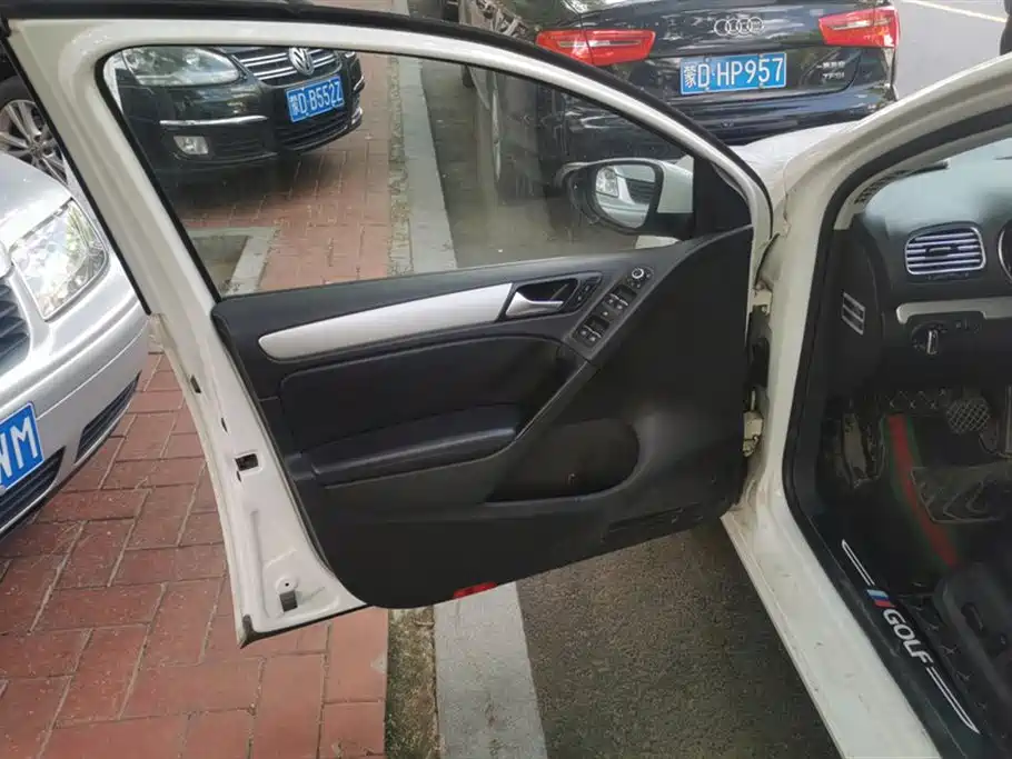 Volkswagen Golf 2012 1.4TSI Automatic Luxury фото 7