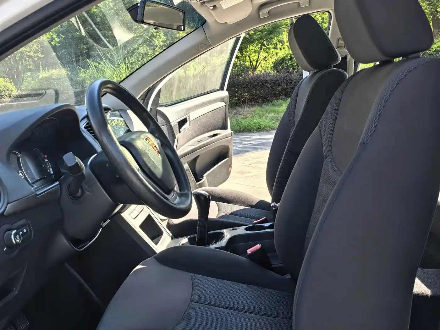 Roewe 350 2016 2015 Model 1.5L Manual Luxury Sunroof Edition