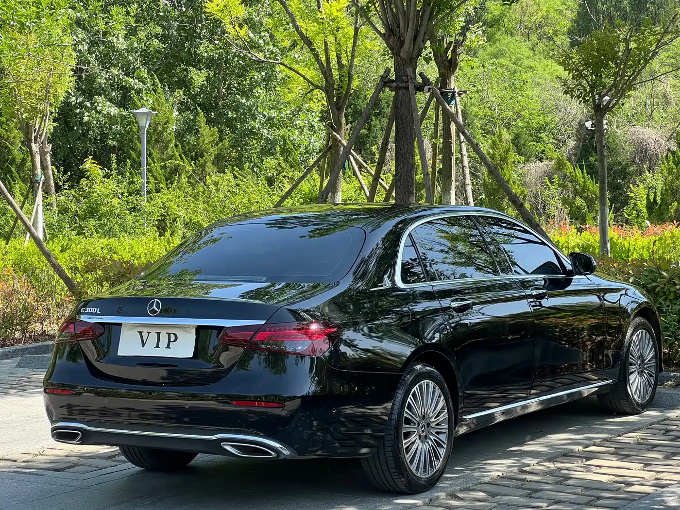 Mercedes-Benz E-Class 2023 E 300 L Fashion фото 6