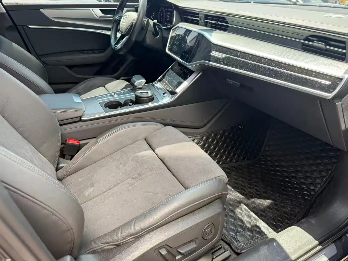 Фото 6 - Audi A6 (Import)