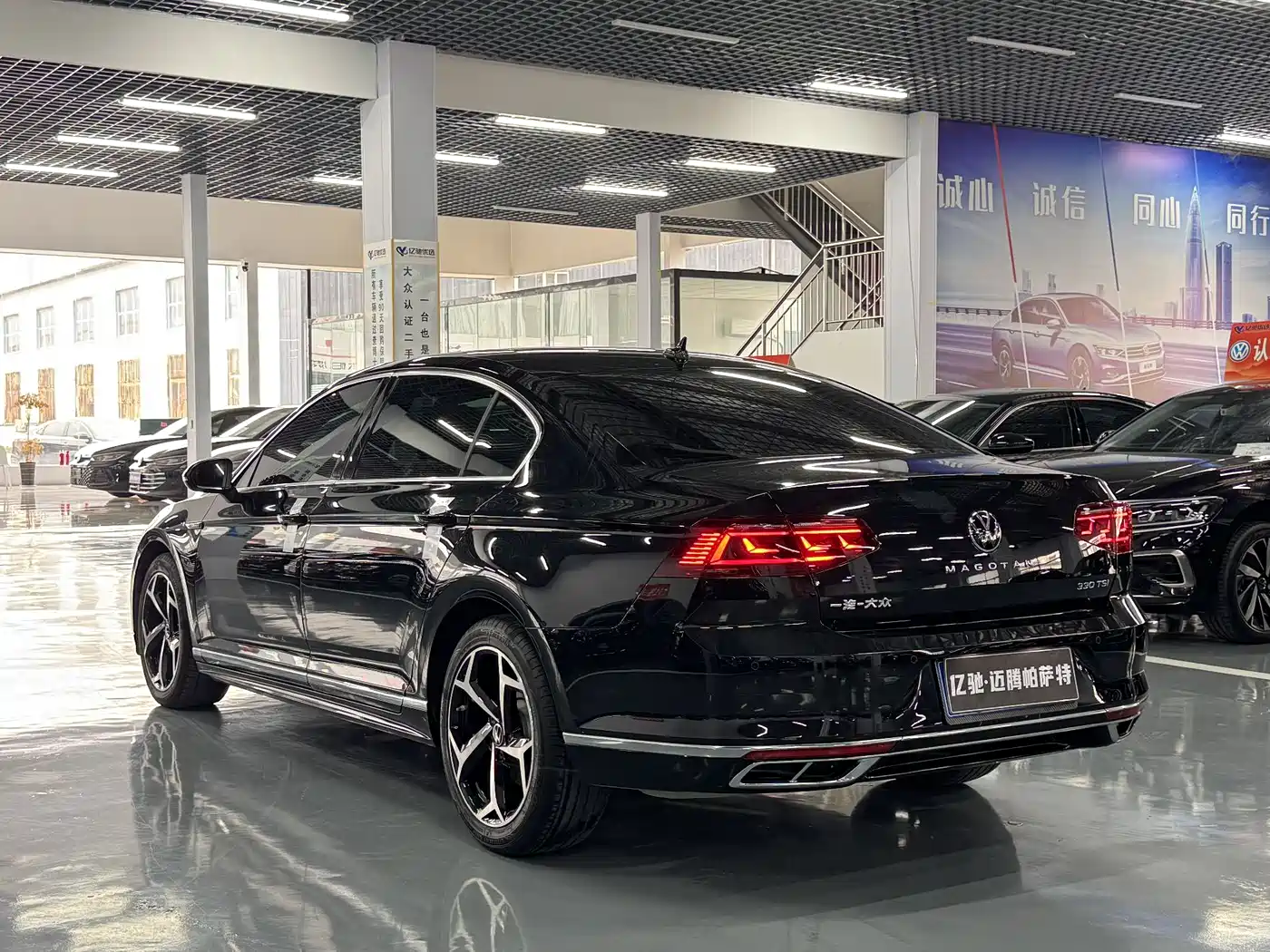 Volkswagen Magotan 2023 Model 2 Million Commemorative Edition 330TSI DSG Luxury фото 7