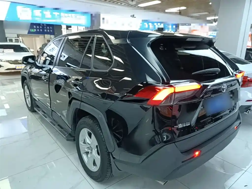 Toyota RAV4 Rongfang 2021 2.0L CVT 2WD Urban фото 5