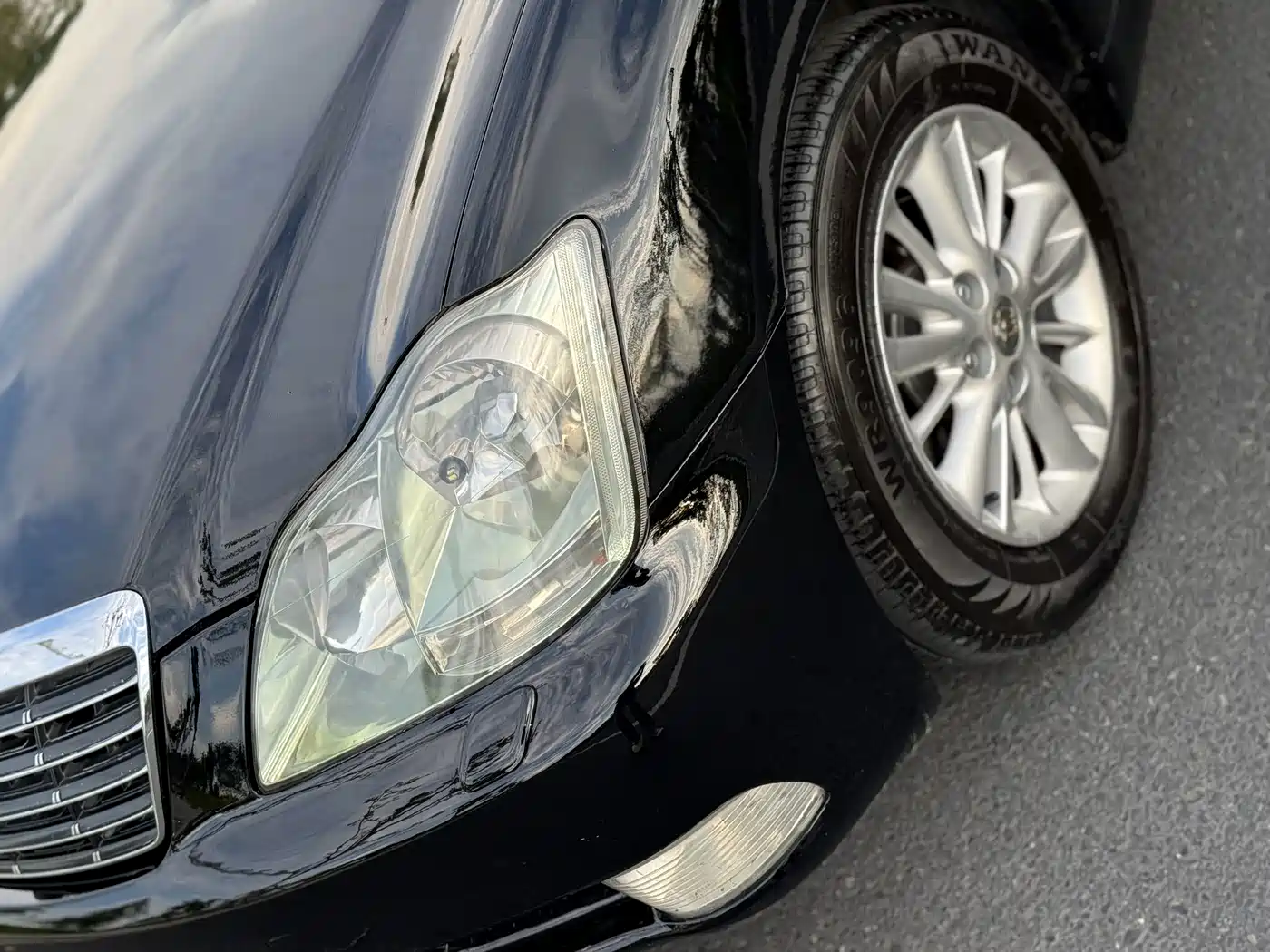 Photo 4 - Toyota Crown