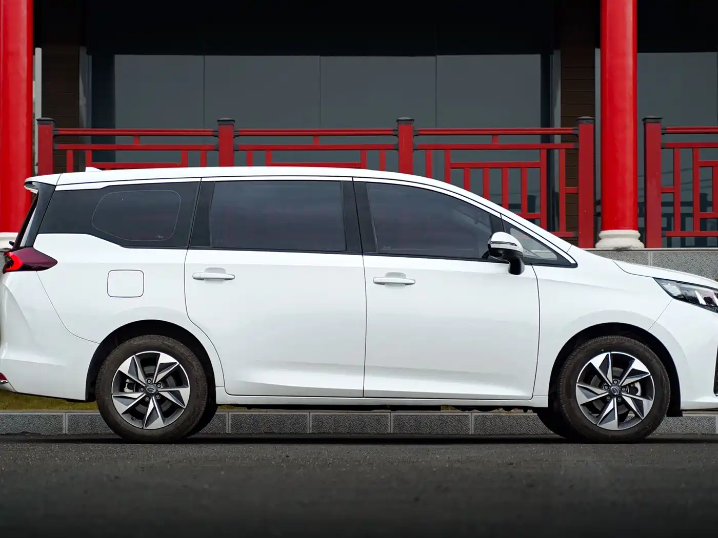GAC Trumpchi Trumpchi M6 2023 PRO 270T DCT Premium Edition фото 3