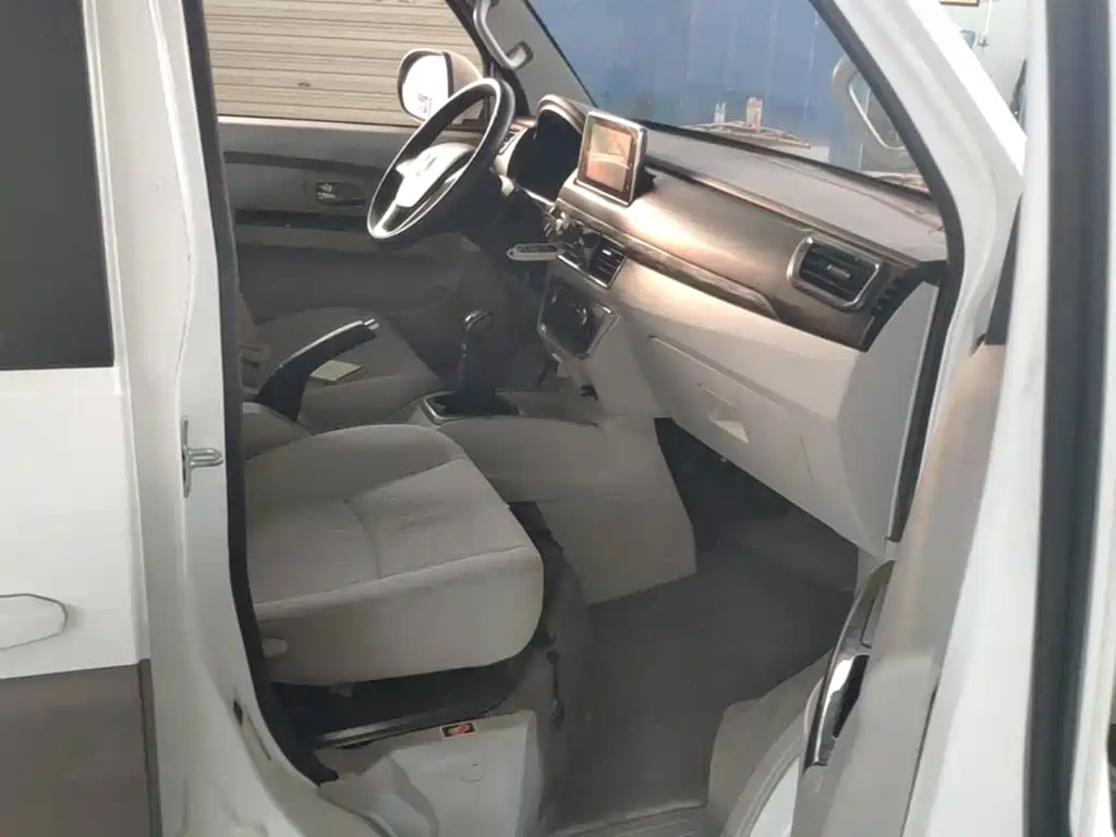 Jinbei New Hiace S 2024 2023 1.5L Fortune Bus 5/6/7-seater Non-AC Version SWC15M