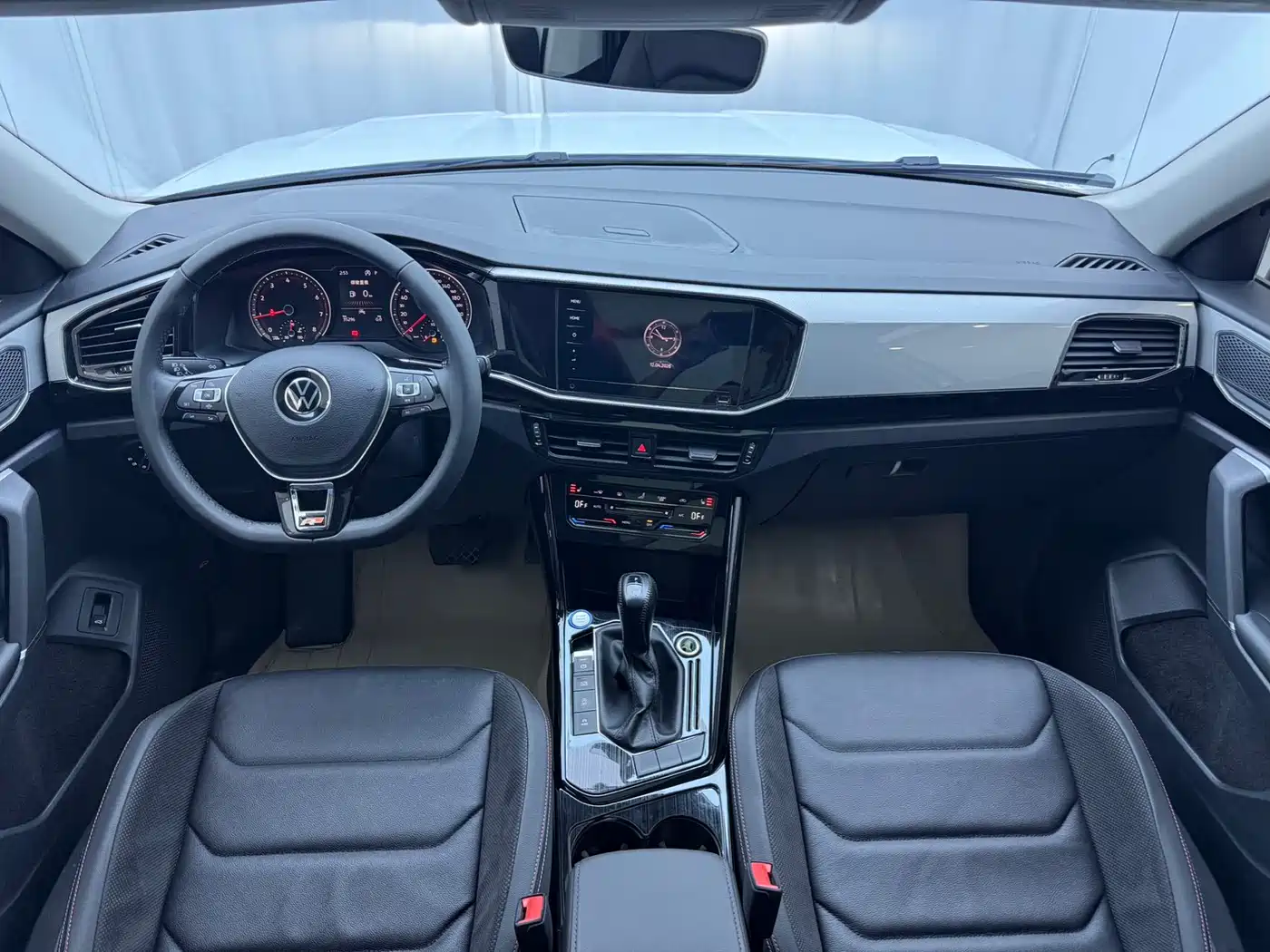 Volkswagen Tayron 2022 280TSI 2WD Luxury Smart Connect Edition фото 14