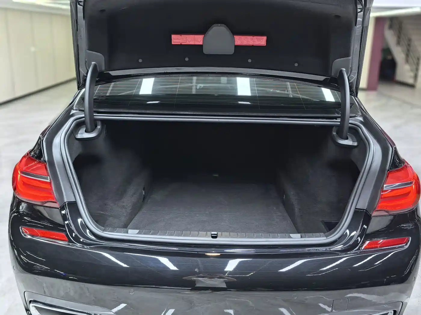 BMW 7 Series 2018 730Li Leading Type M Sport Package фото 29