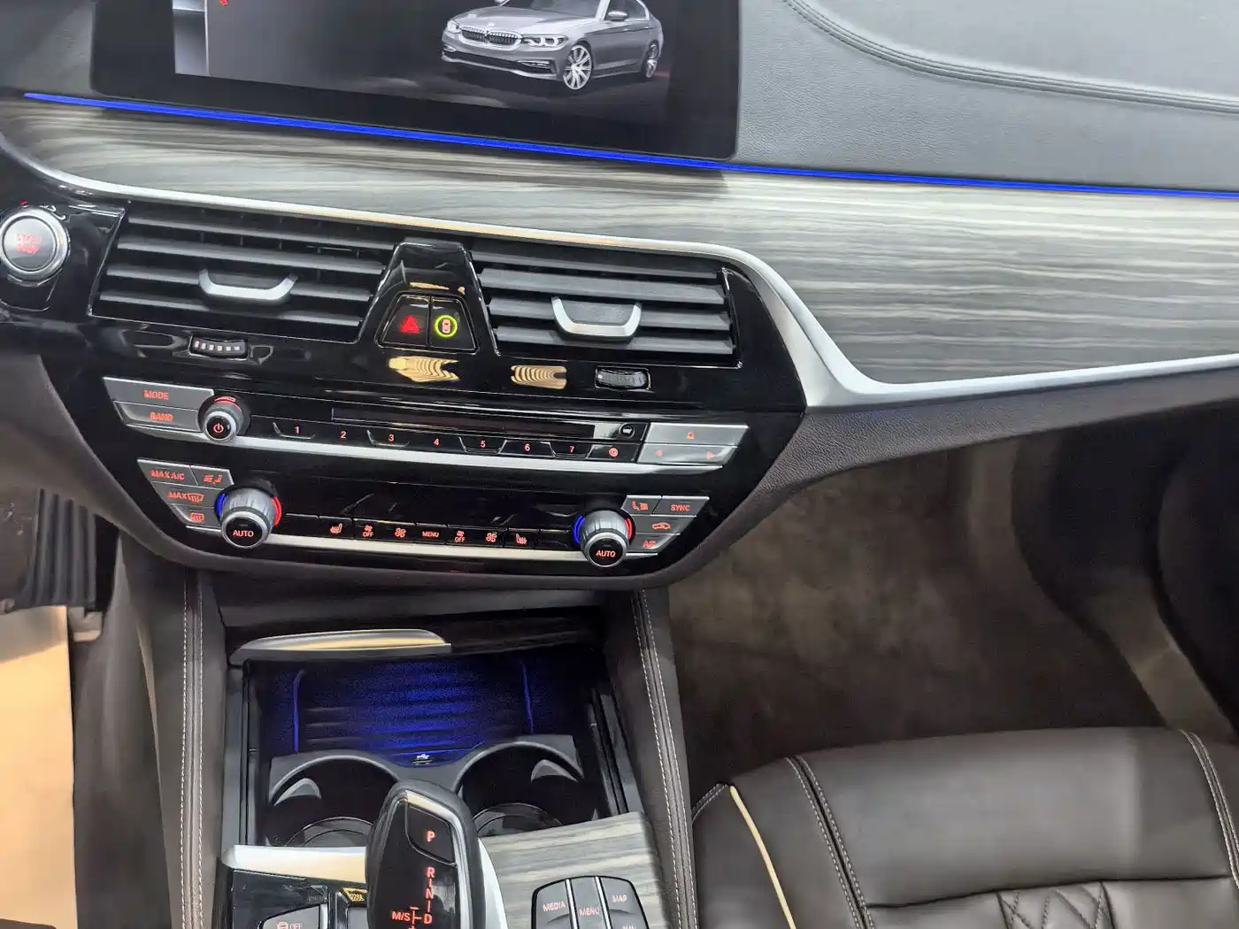 BMW 5 Series New Energy 2019 530Le Luxury Package фото 12