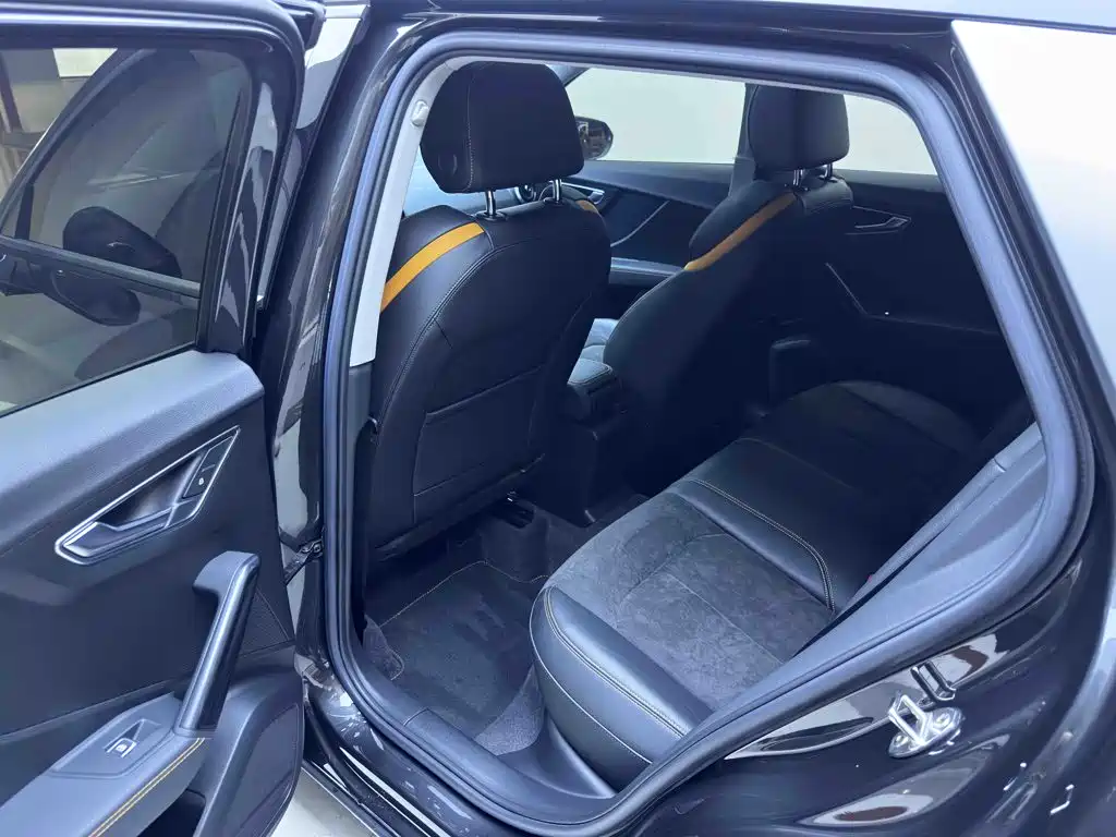 Фото 10 - Audi Q2L e-tron