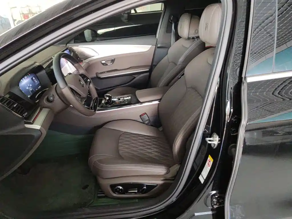 BYD Han 2025 DM-i 125KM Premium фото 15