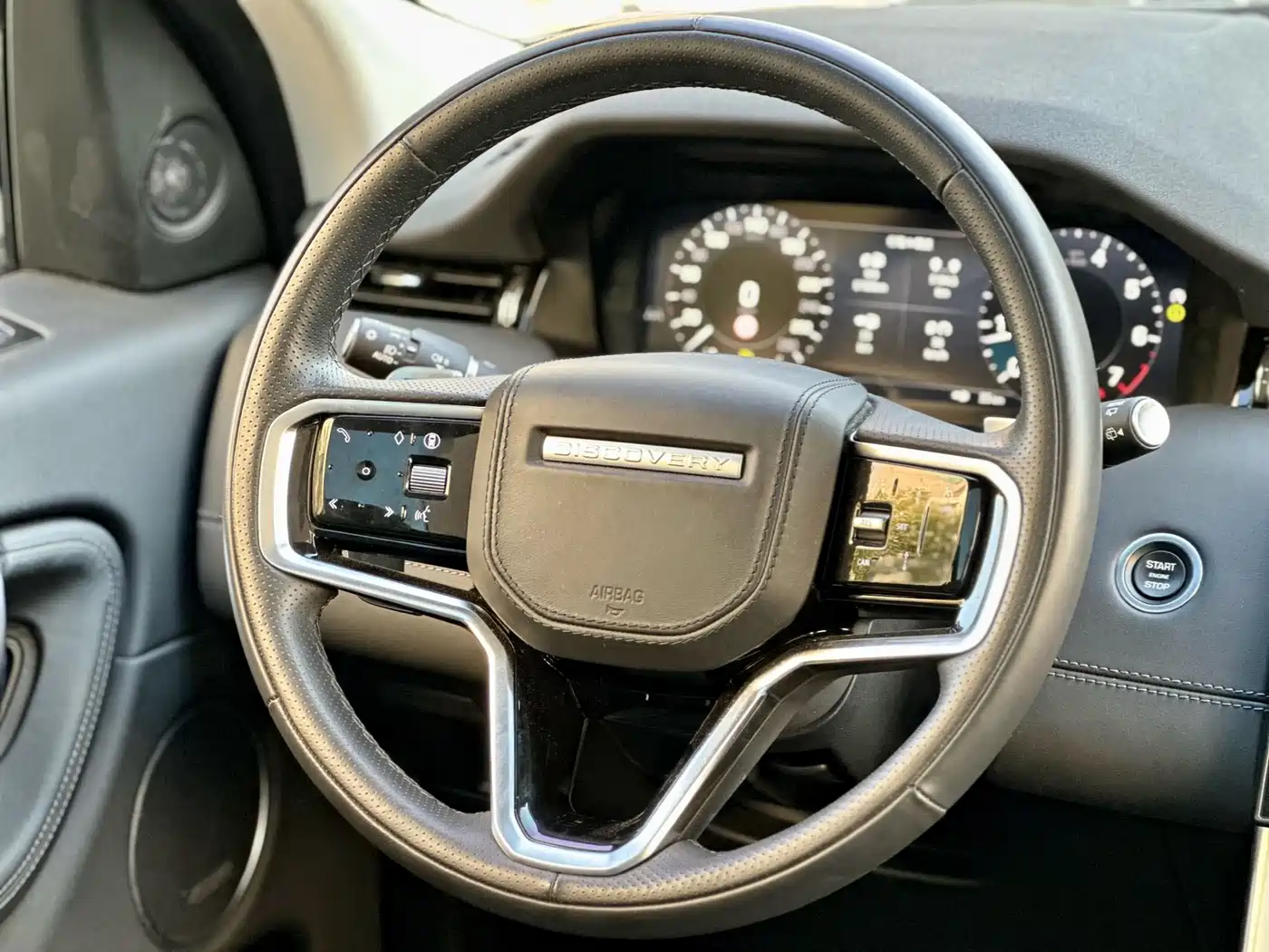 LAND ROVER DISCOVER NEW ENERGY SOURCES FOR SPORTS