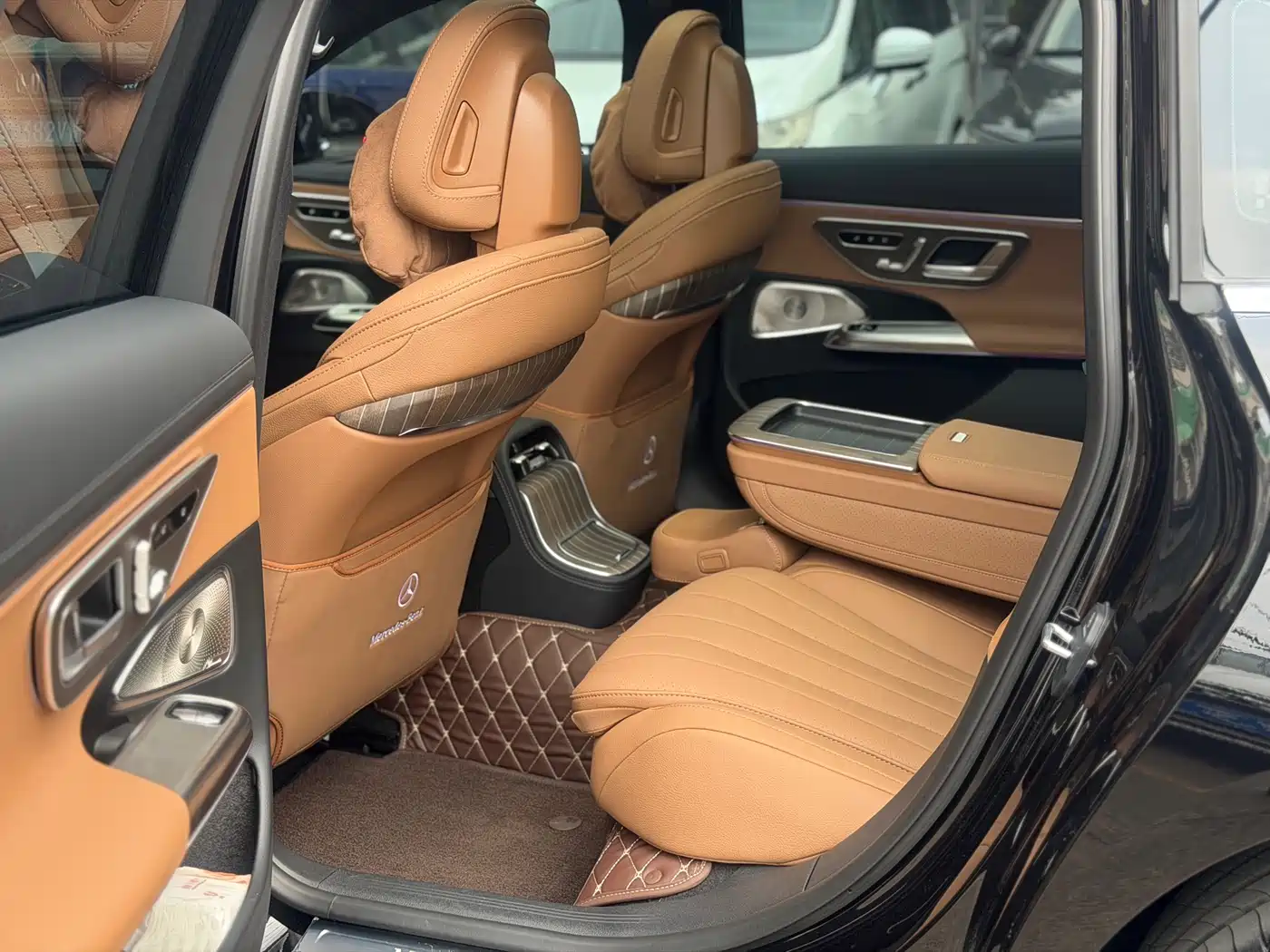 Mercedes-Benz E-Class 2026 E 300 L Luxury фото 5