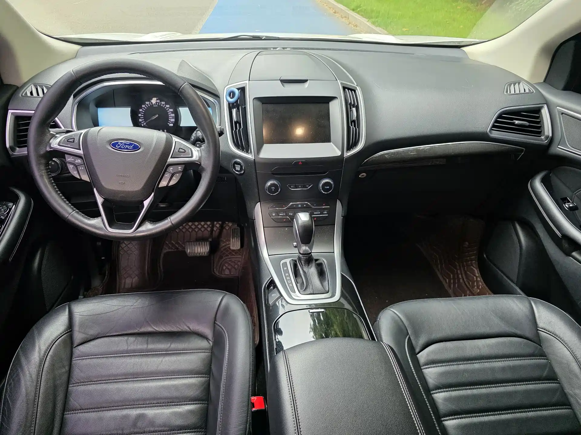 Фото 6 - Ford Edge