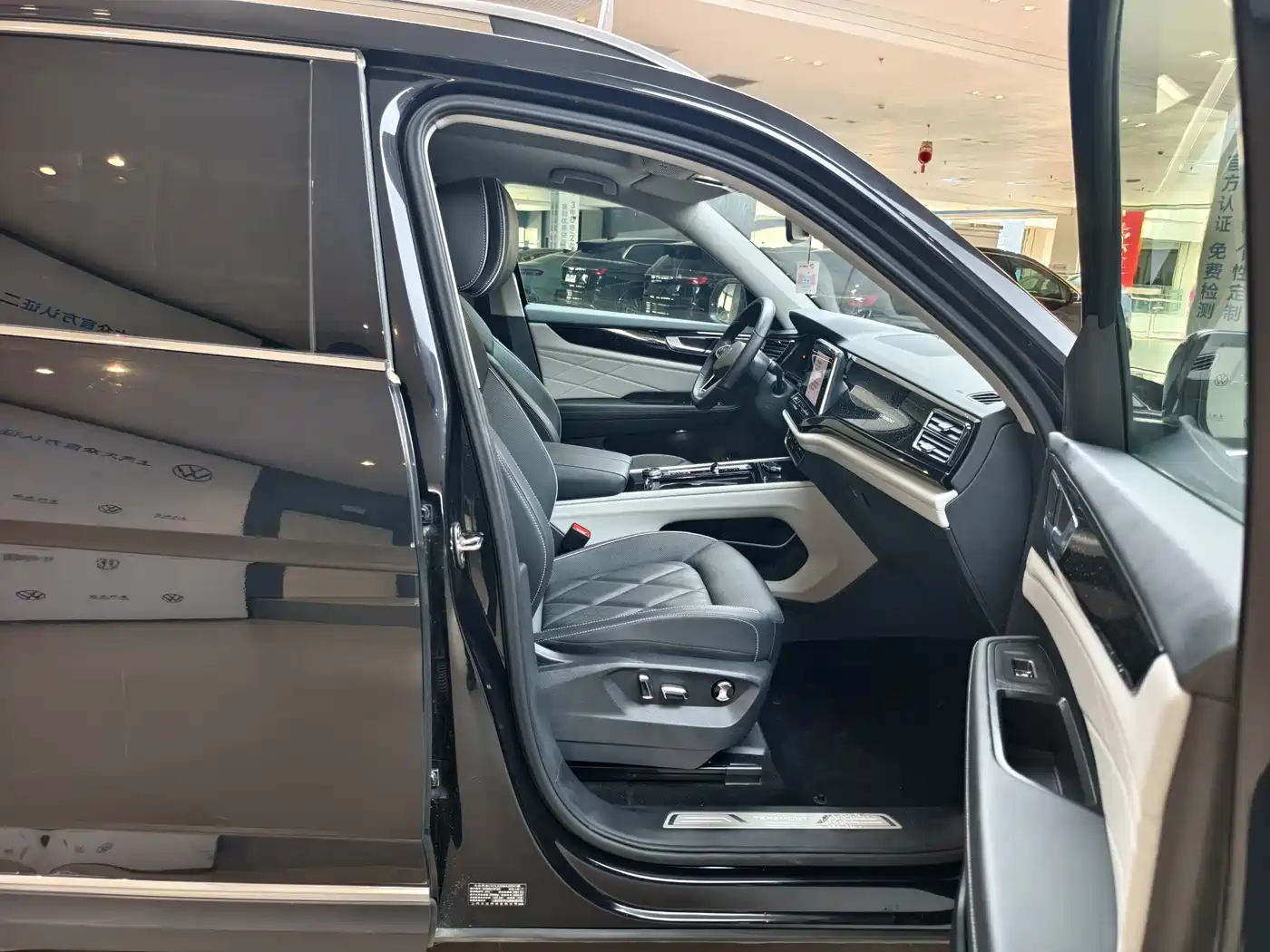 Volkswagen Teramont 2024 380TSI 4WD Prestige Flagship Edition фото 6