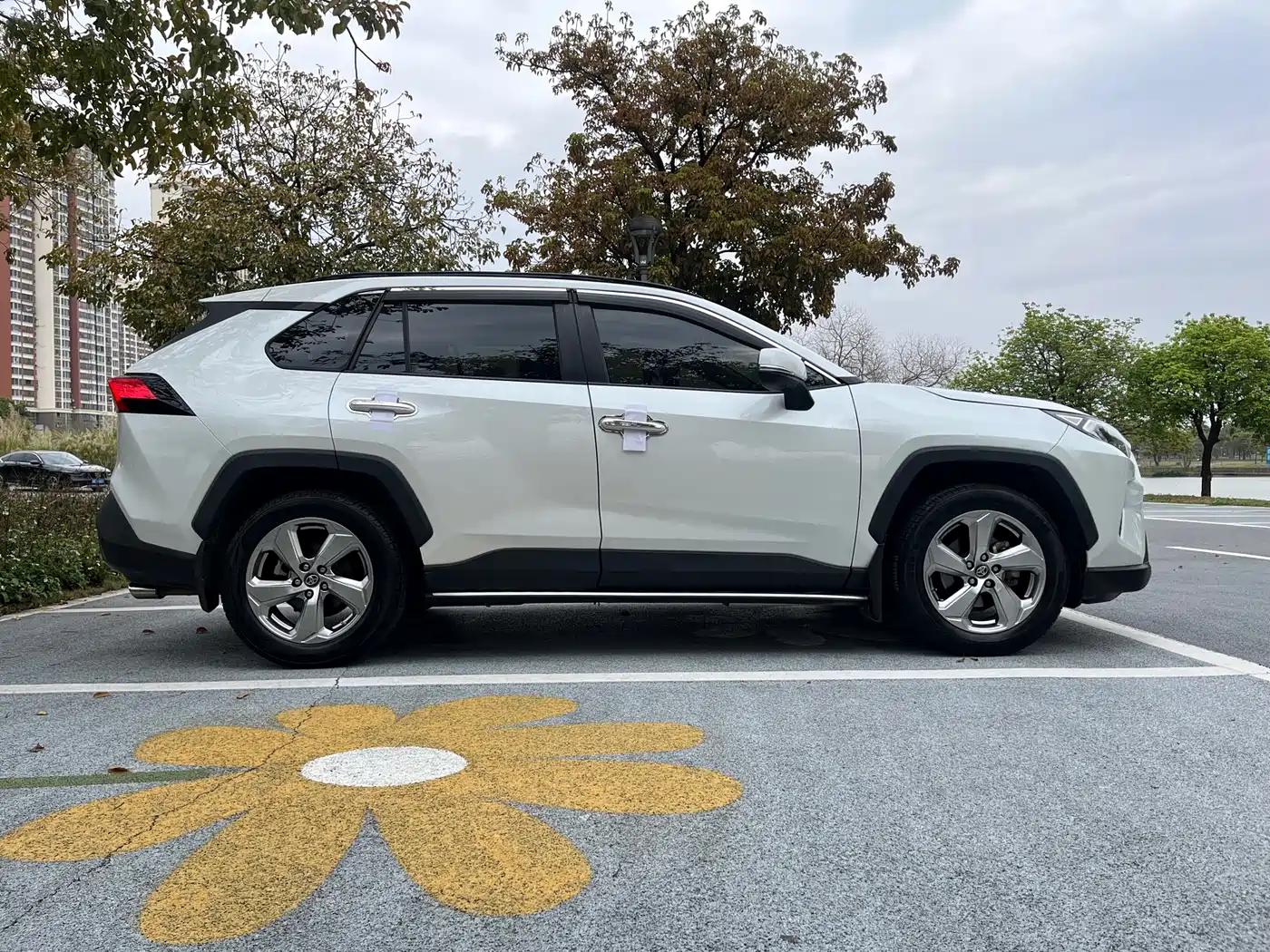 Toyota RAV4 Rongfang 2022 2.0L CVT 2WD Trend Edition фото 7