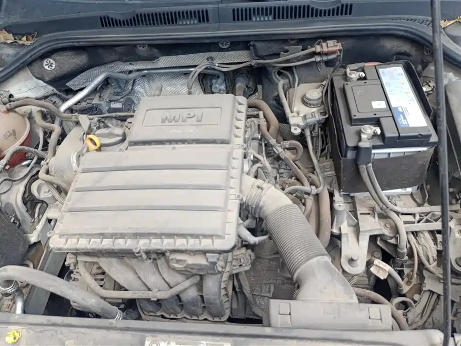 Volkswagen Sagitar 2018 1.6L Automatic Comfort фото 8
