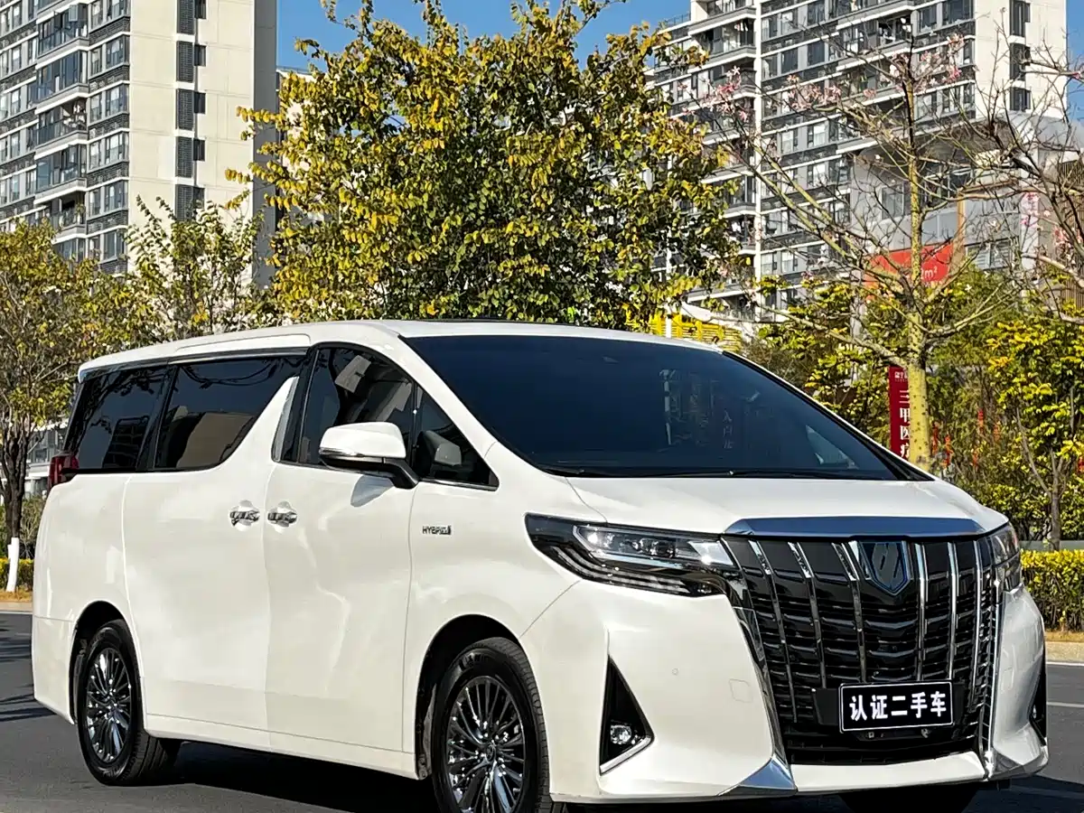 Toyota Alphard 2020 Hybrid 2.5L Gold Special Edition фото 3
