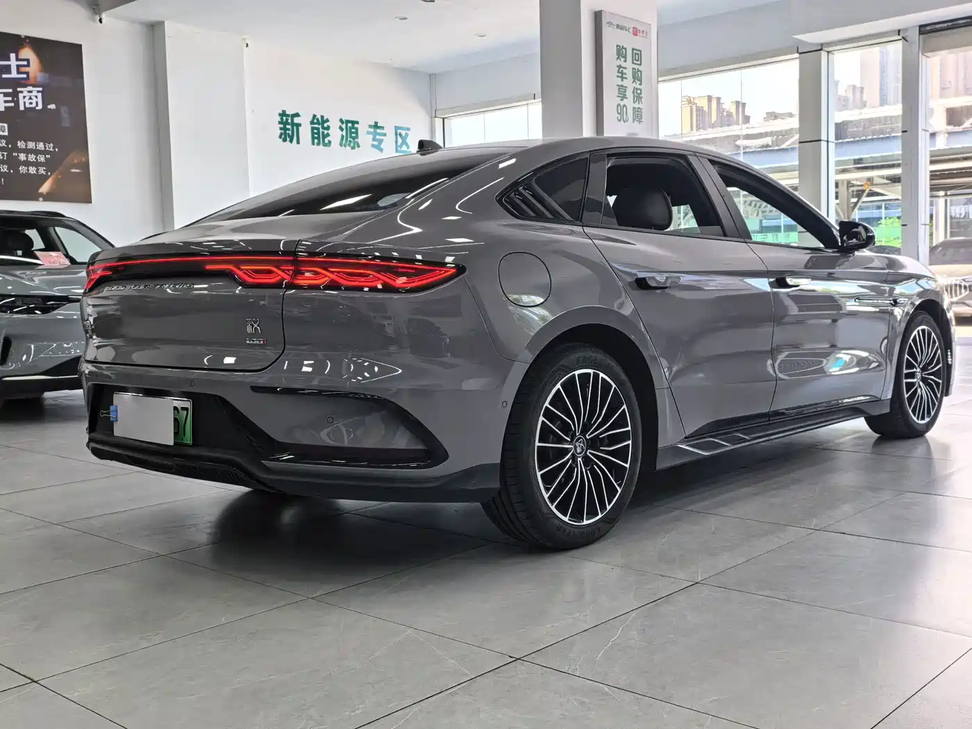 BYD Han 2025 2025 DM-i Smart Driving Edition 125KM LiDAR Flagship