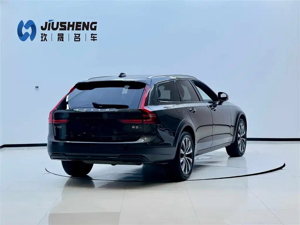Фото 6 - Volvo V90
