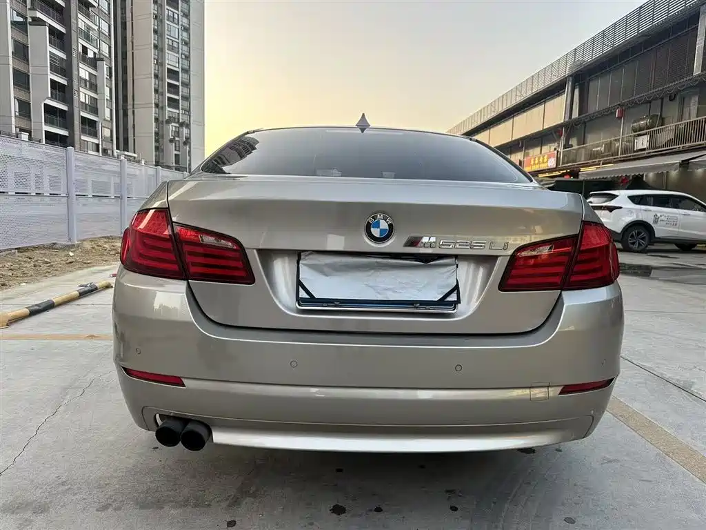 BMW 5 Series 2013 525Li Excellence Edition фото 8