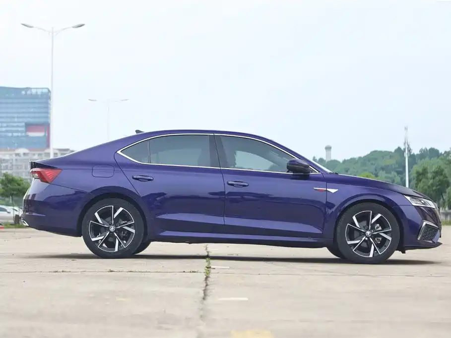 Škoda Octavia 2022 PRO TSI280 Premium Edition фото 4