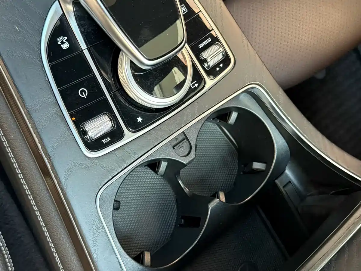 Mercedes-Benz GLC 2019 GLC 260 4MATIC Luxury фото 5