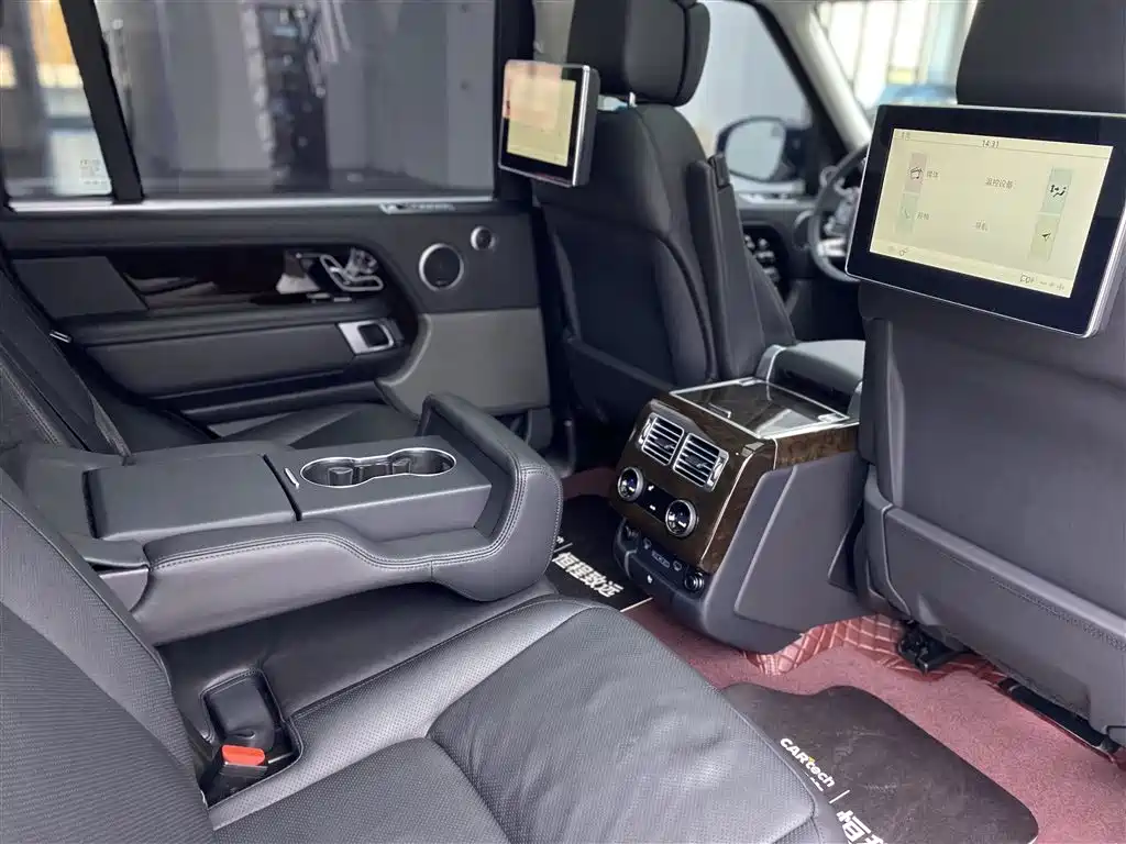Land Rover Range Rover 2022 3.0 L6 400PS Heritage Extended Classic Edition фото 12