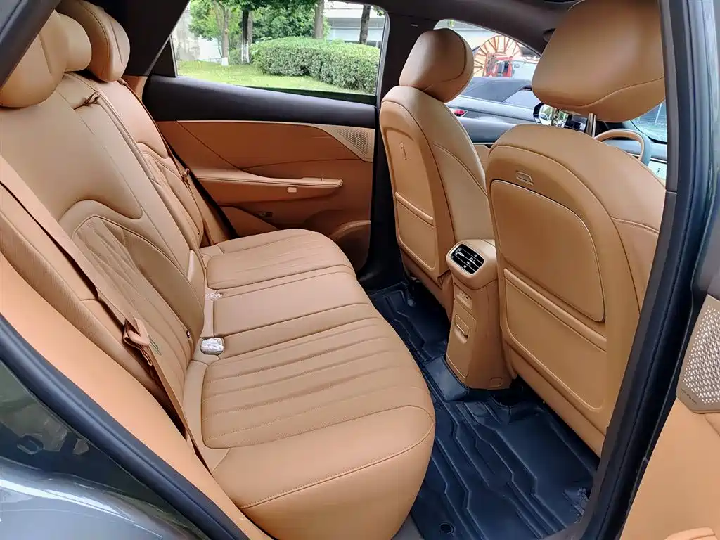 Dongfeng Aeolus L8 2025 2025 Plug-in Hybrid