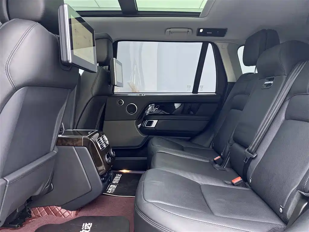 Land Rover Range Rover 2022 3.0 L6 400PS Heritage Extended Classic Edition фото 8