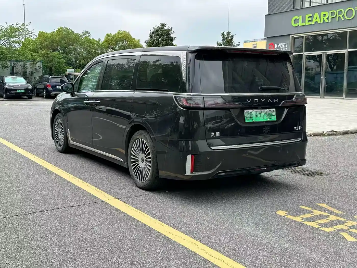 Voyah Auto Voyah Dreamer 2025 PHEV 4WD Kunpeng Premium Edition фото 4
