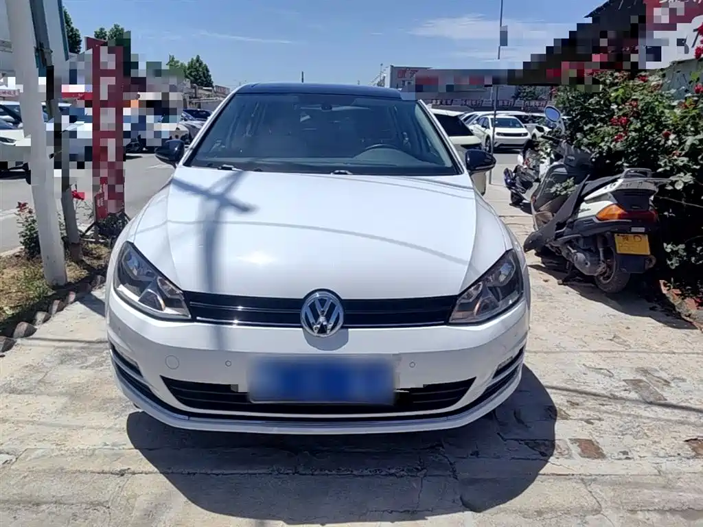 Volkswagen Golf 2017 230TSI Auto Luxury Millionth Anniversary Edition фото 3