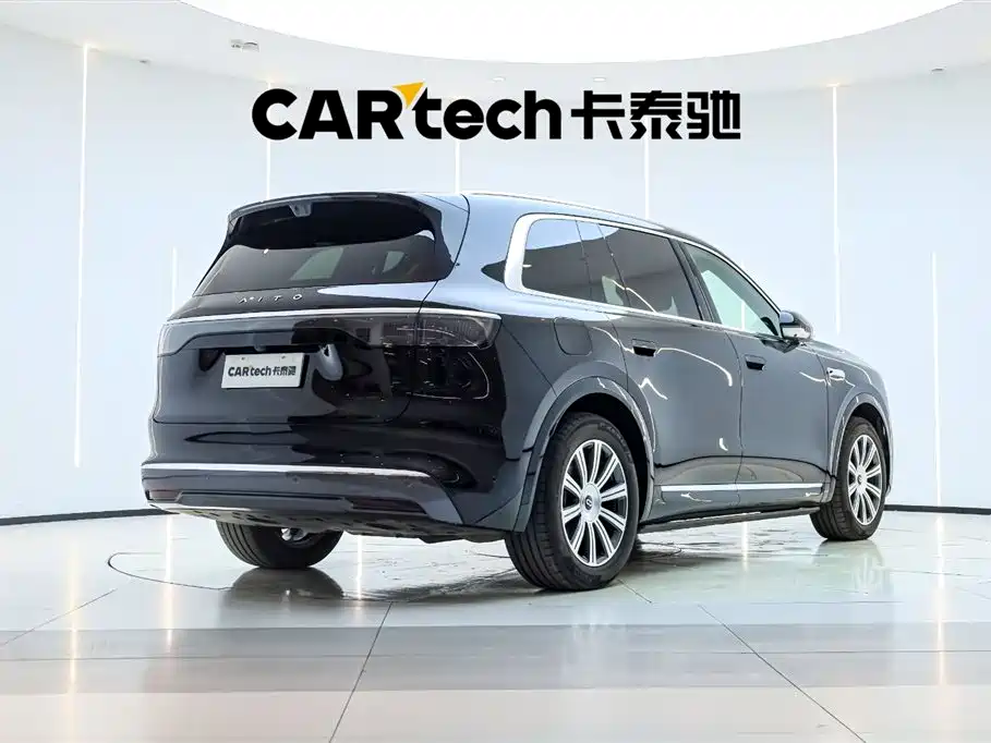 AITO Wenjie AITO M8 2025 Extended Range Ultra 53.4kWh 6-Seater фото 3