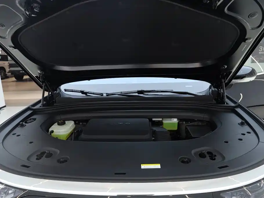 AITO Wenjie AITO M8 2025 Extended Range Ultra 53.4kWh 6-Seater фото 20