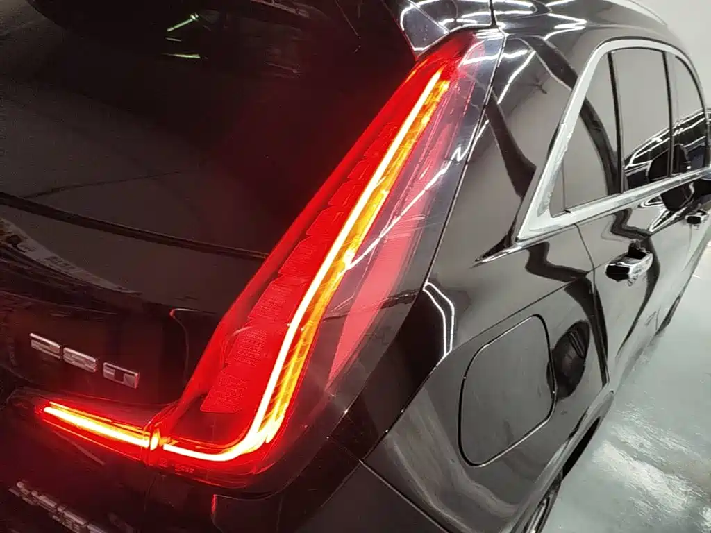 Photo 24 - Cadillac XT4