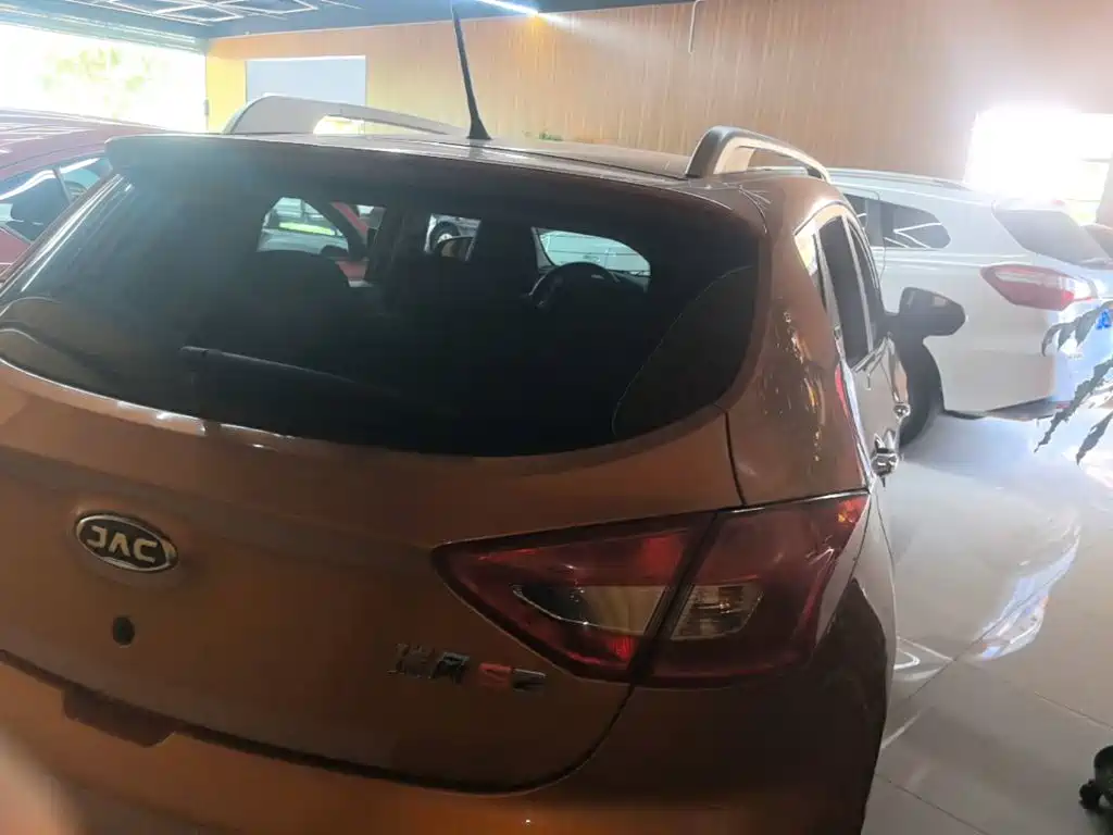 JAC Refine S2 2017 2017 1.5L CVT Luxury Connected