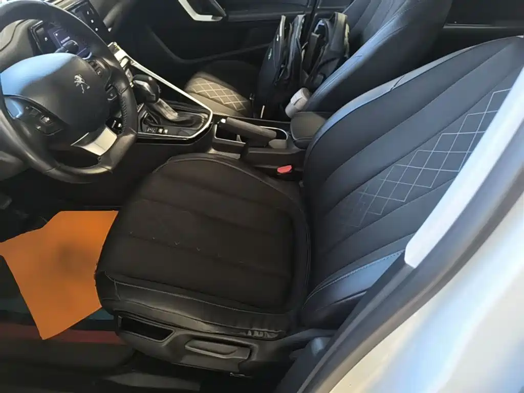 Peugeot 308 2016 1.6L Automatic Luxury фото 15