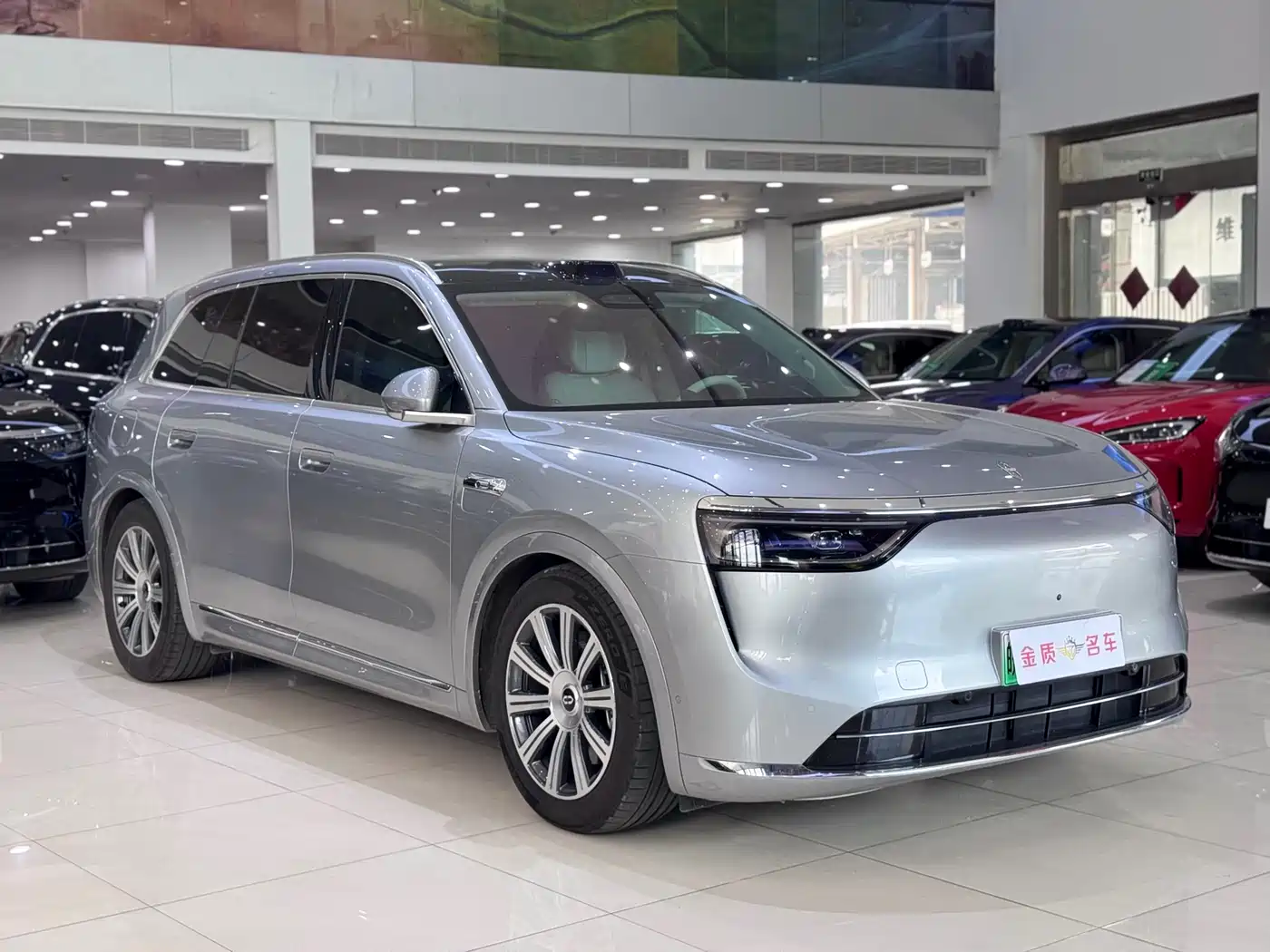 AITO Wenjie AITO M8 2025 Model Extended Range Max+ Edition 53.4kWh 6-Seater фото 3