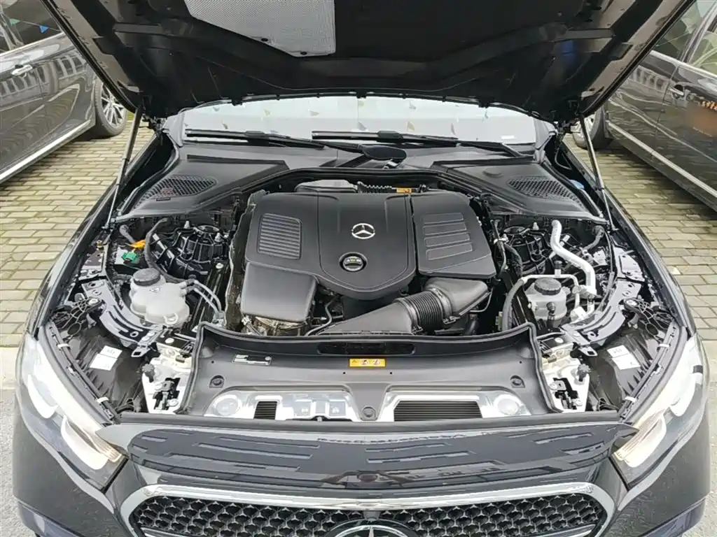 Mercedes-Benz E-Class New Energy 2023 E 350 e L Plug-in Hybrid Sport Sedan фото 20