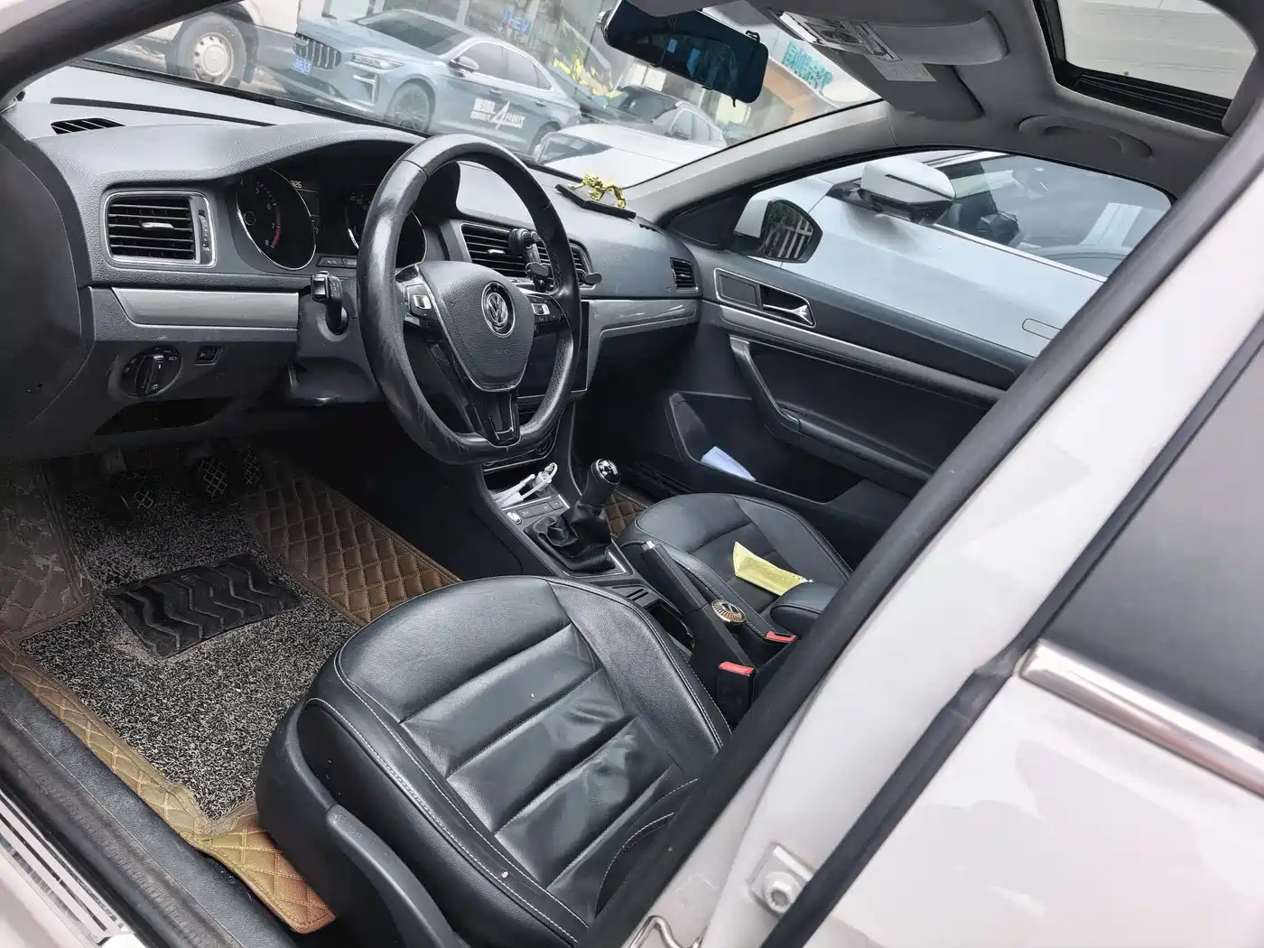 Volkswagen Lavida 2017 230TSI Manual Comfort Edition фото 4