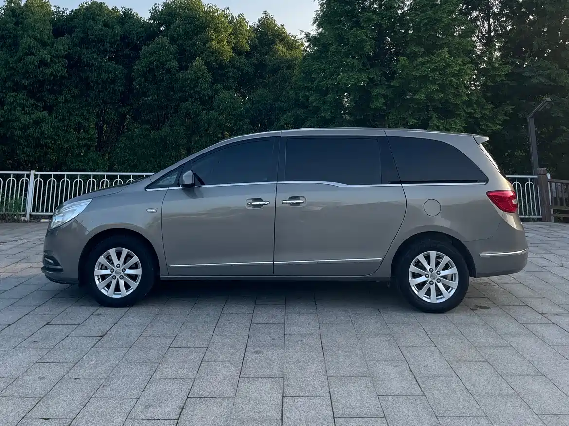 Buick GL8 2018 28T Luxury Model China VI фото 3