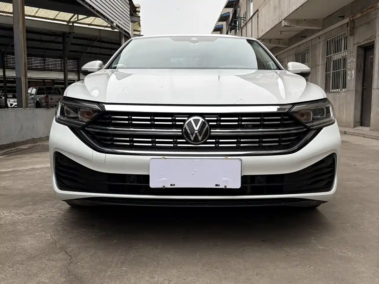 Volkswagen Sagitar 2024 300TSI DSG Surpass Edition фото 2