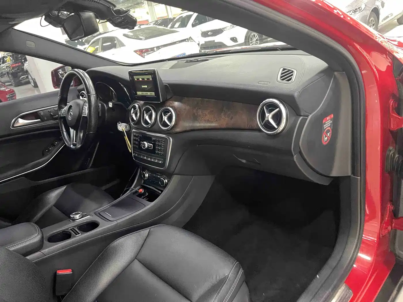 Mercedes-Benz GLA 2015 GLA 260 4MATIC Sport фото 13