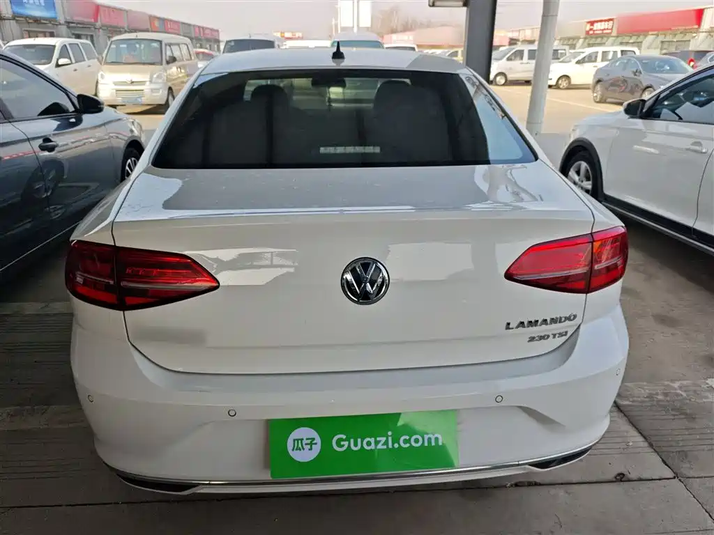 VOLKSWAGEN LINGDU