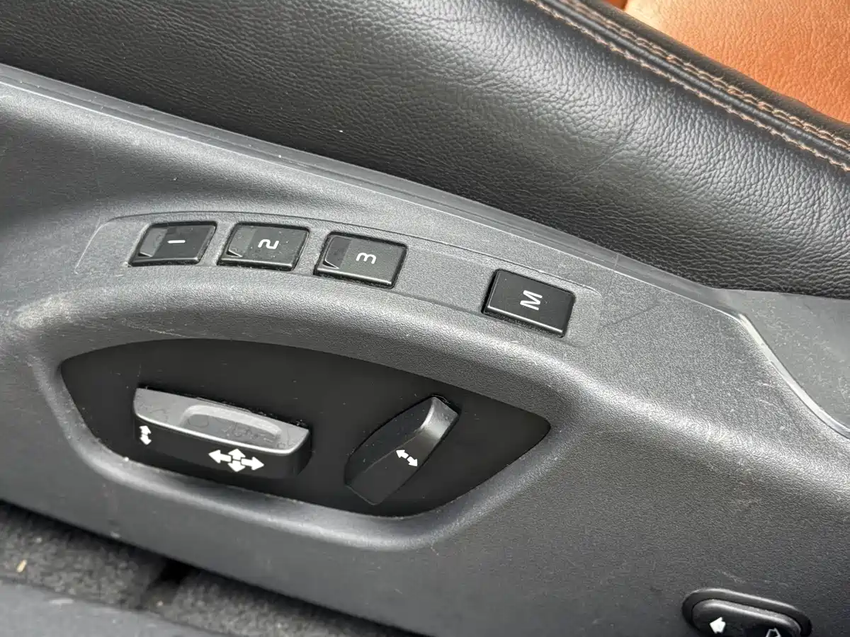 Фото 20 - Volvo V60