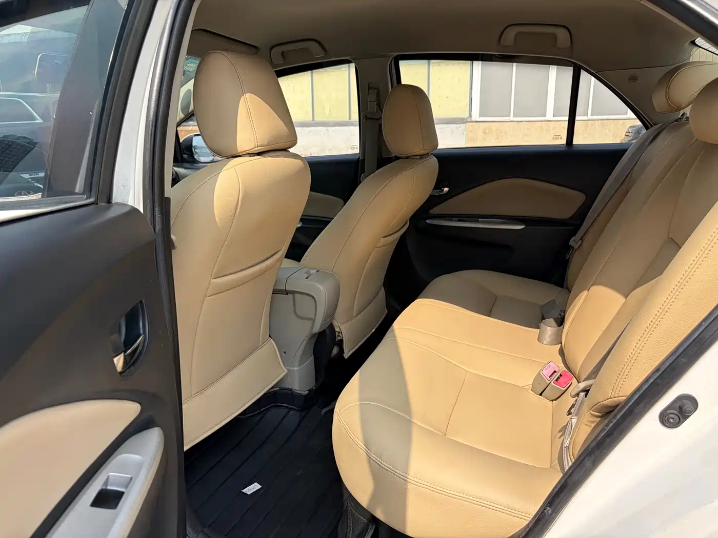 Toyota Vios 2010 Model 1.6L GL-i AT фото 5
