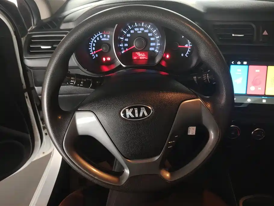 Kia K2 2015 Sedan 1.4L MT GLS фото 15