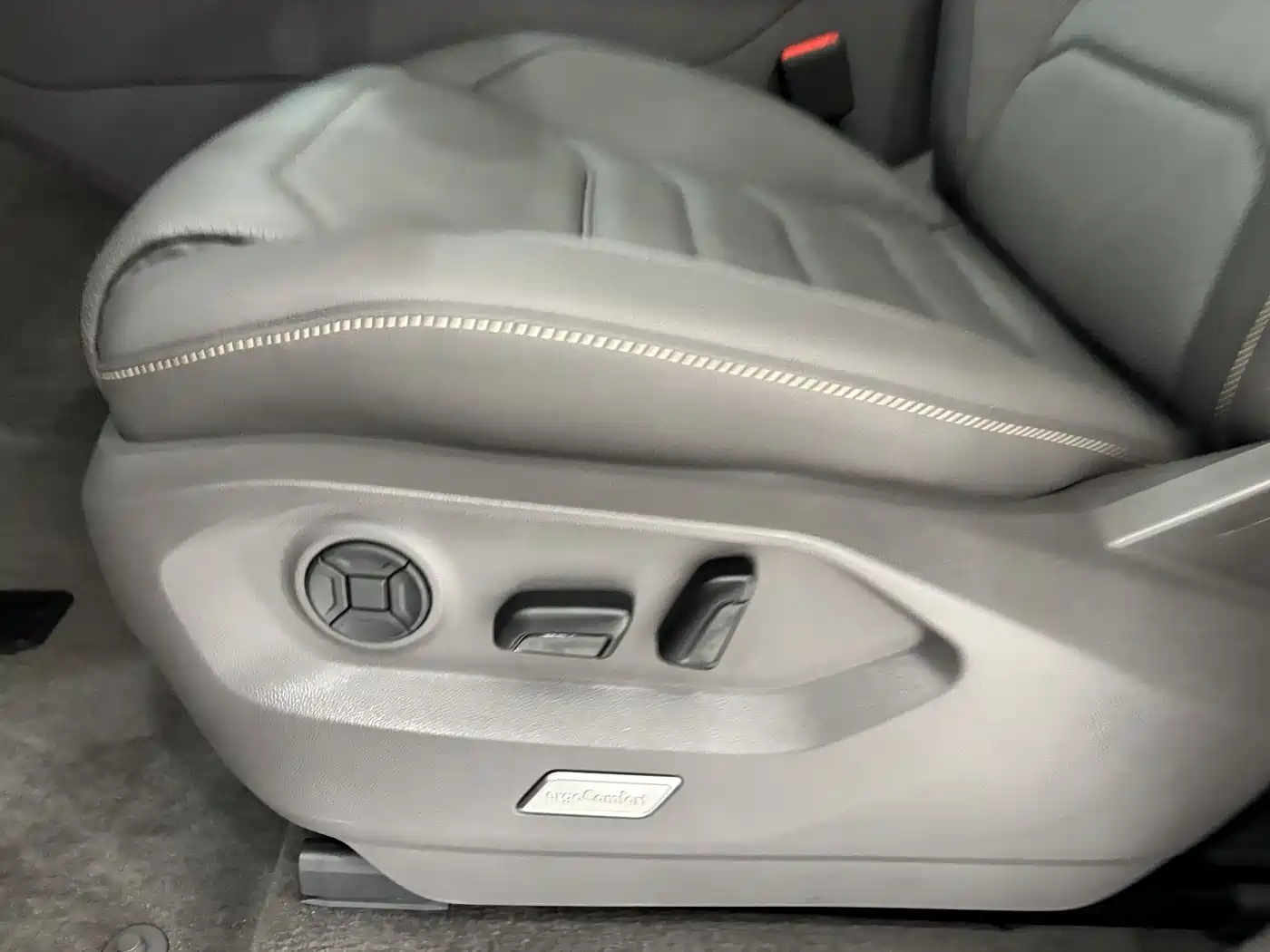 Volkswagen Touareg 2025 Facelift 2.0TSI RY Edition фото 13